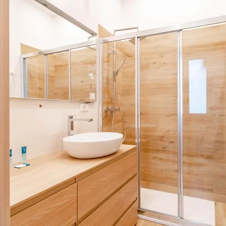 Apartment White - Metro Massaua Turin