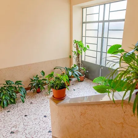 Apartment White - Metro Massaua