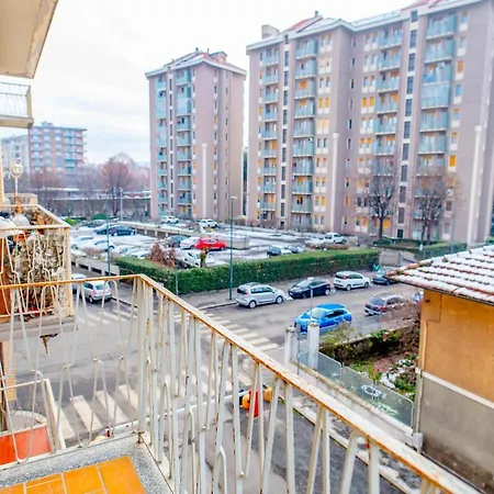 White - Metro Massaua تورينو