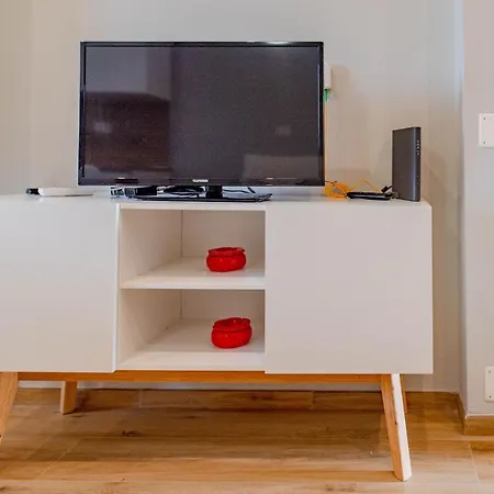 Apartment White - Metro Massaua