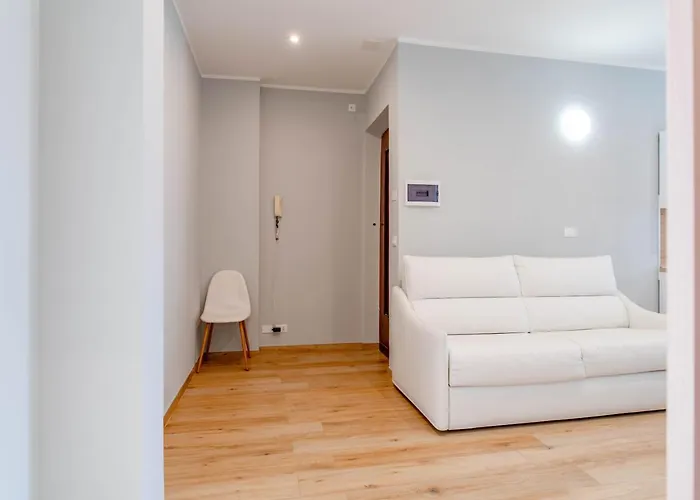 White - Metro Massaua * Turín