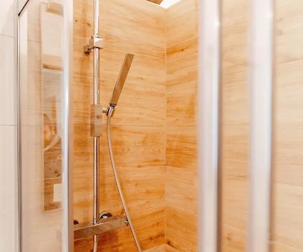 White - Metro Massaua Turín