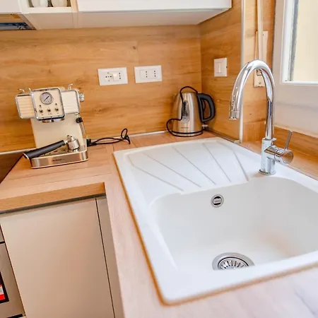 White - Metro Massaua 토리노