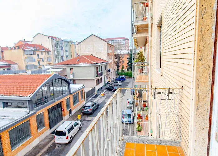 White - Metro Massaua